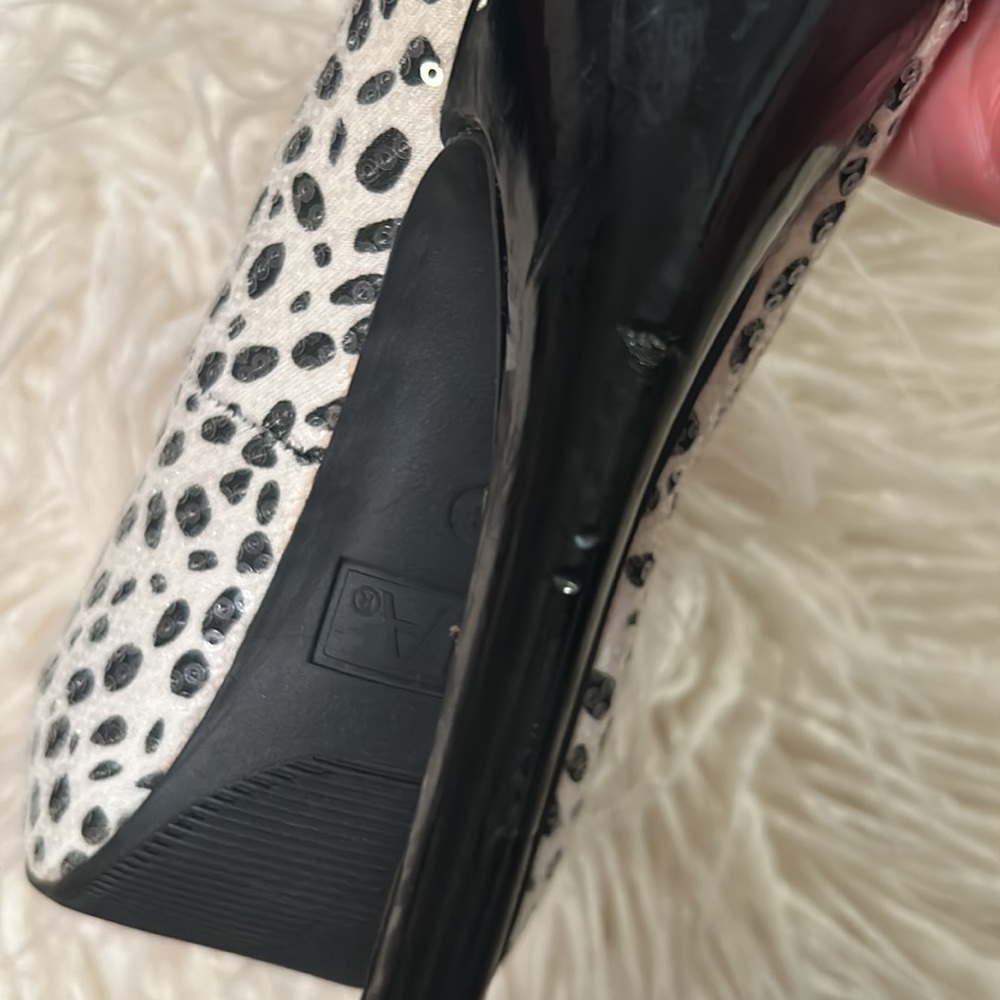 Mia brand sequins embellished black & white polka dot platform heels. Size 8 - Picture 7 of 7